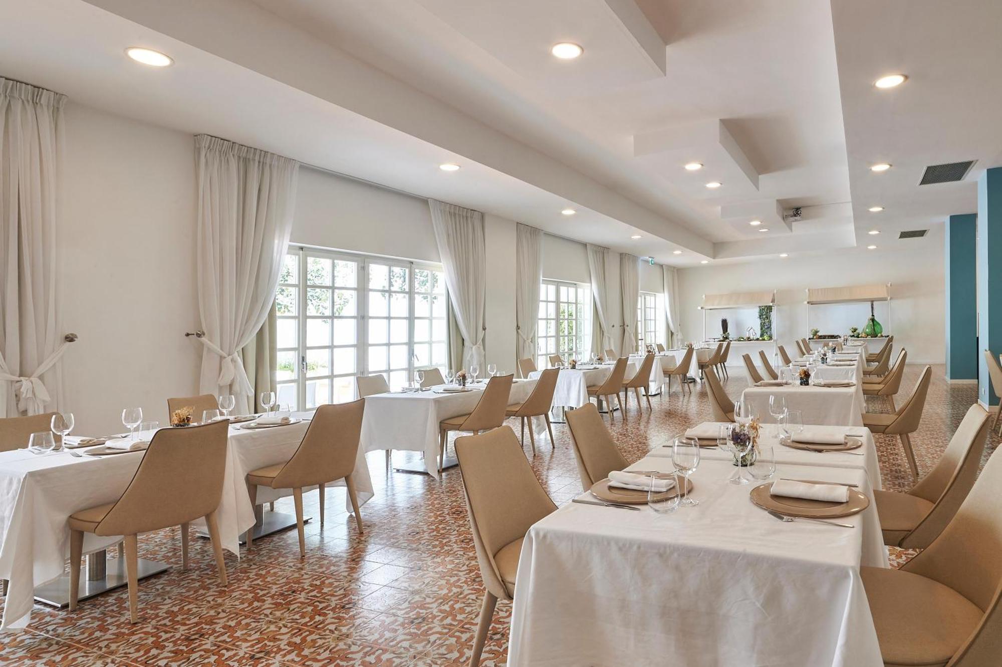 Hotel Grand Riviera - Cdshotels 4*